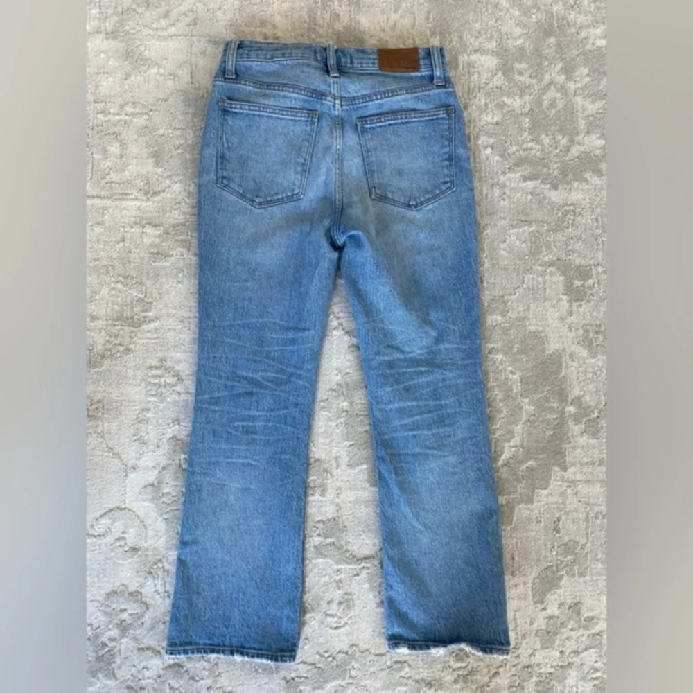 Madewell Cali Demi-Boot Jeans in Dory Wash: Comfort Stretch Edition size 25 - Picture 3 of 4